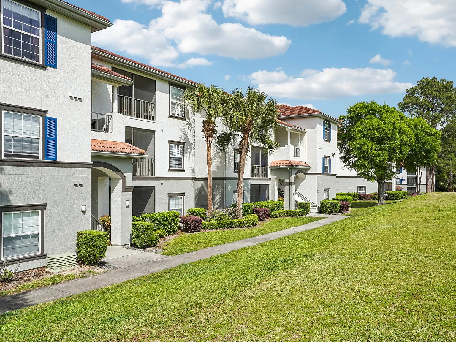 Harbortown Apartments — Photo 4