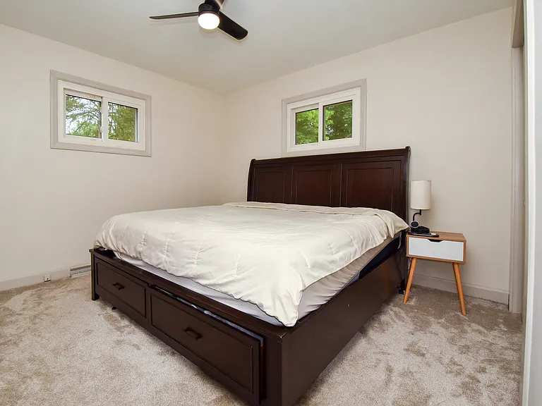 515 Manor Dr — Photo 6