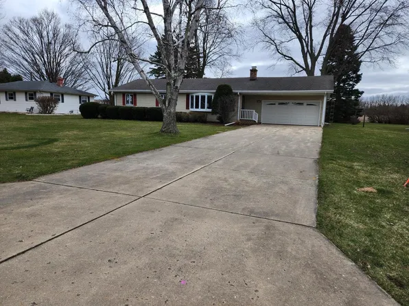 854 Comus DRIVE, Delavan, WI 53115