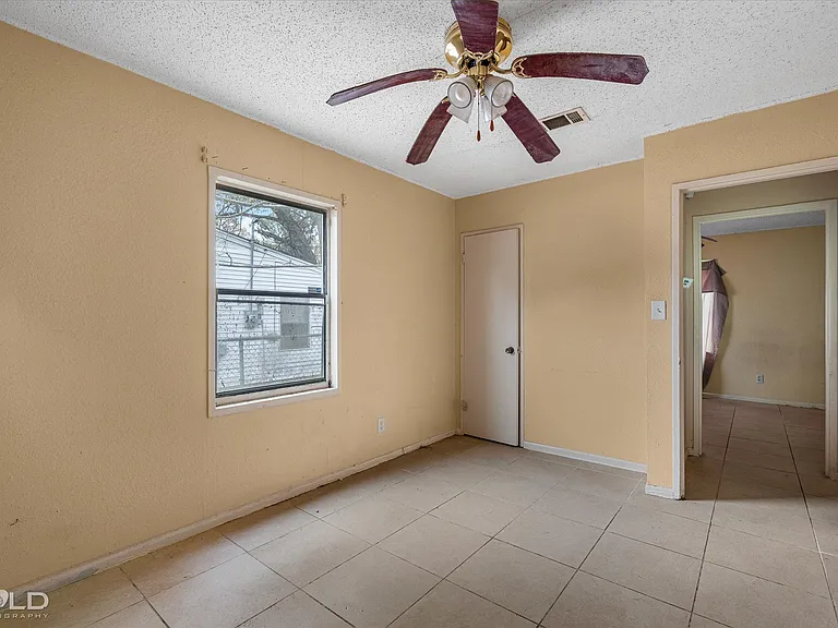 3051 Amherst St — Photo 17