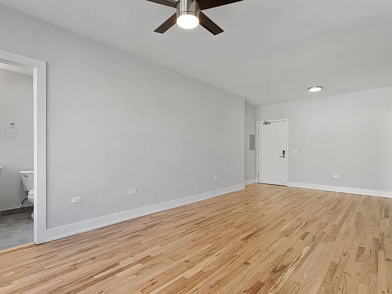 1625 W Howard St — Photo 14