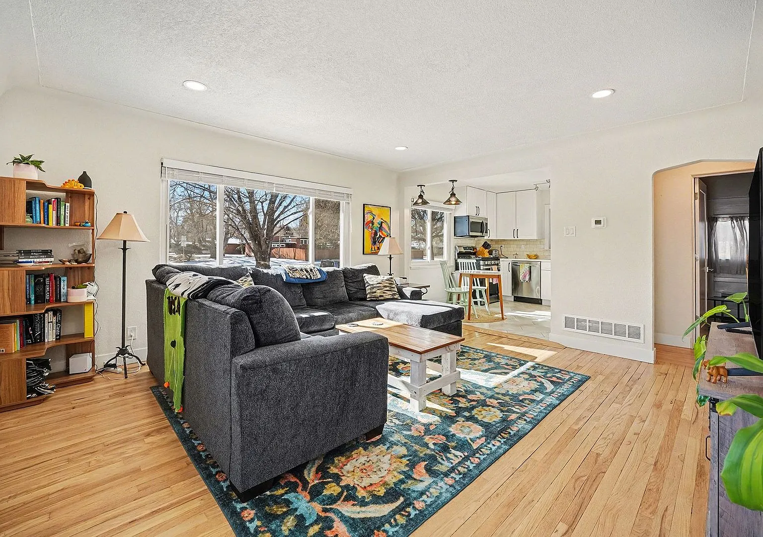 2 Weeks Free! Spacious 3bd/2ba Home In Denver, Co- Available August 1st! — Photo 4