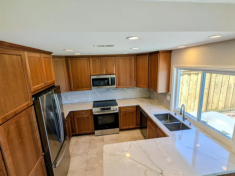 2327 Summerhill Dr — Photo 7
