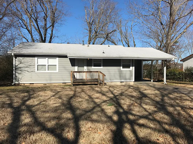 1858 W Arrowhead St — Photo 1