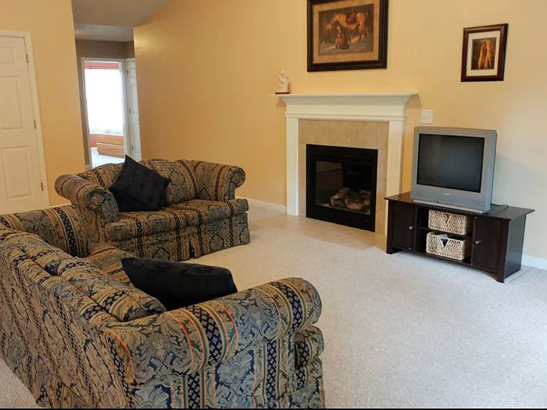 3650 Ellison Dr — Photo 7