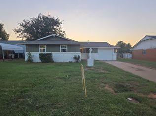 918 Freeland Dr, Enid, OK 73701