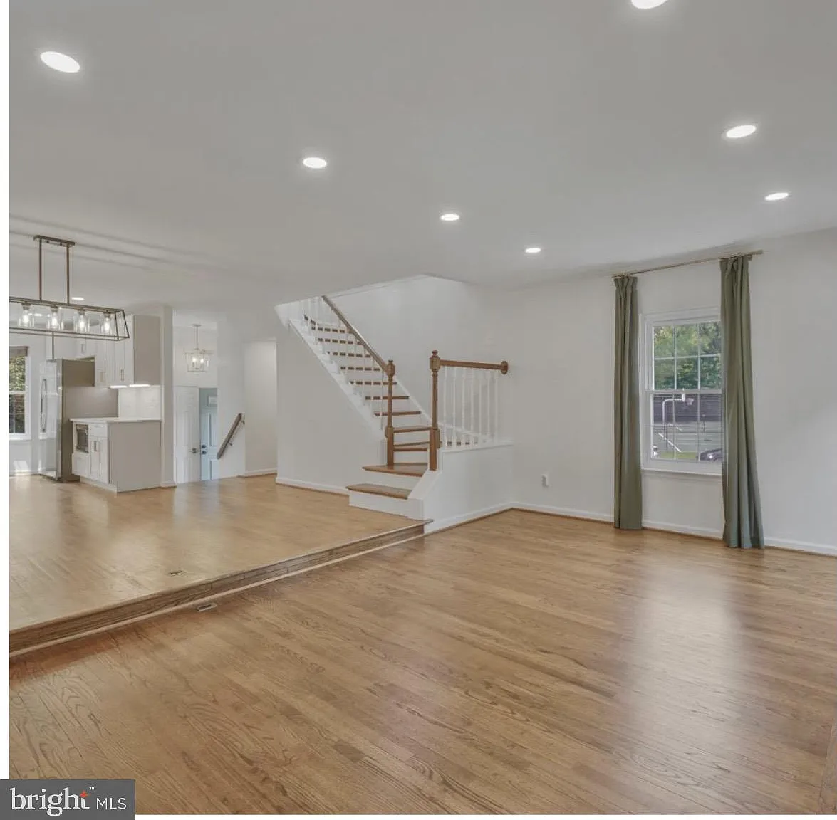 4 bed, 3.5 bath, 1440 sqft, $3,790 — Photo 4