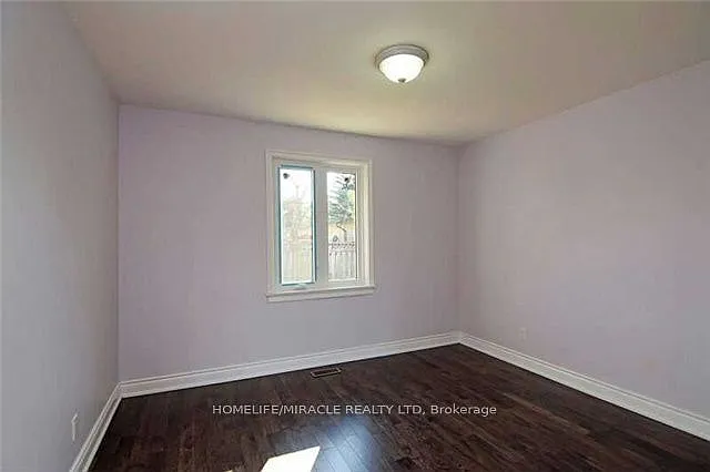83 McMurchy Ave S #UPPER L — Photo 9