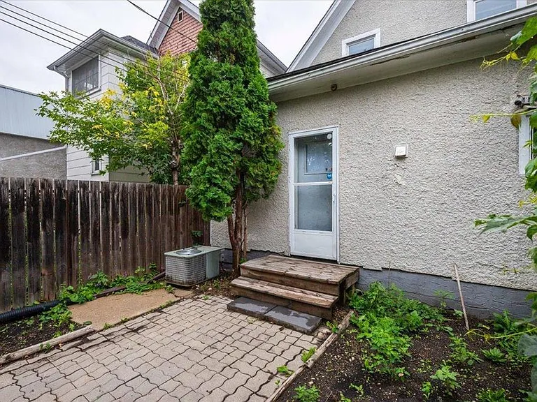694 Valour Rd #694 — Photo 19