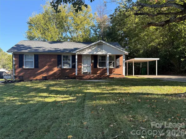 3751 Seaman Dr, Charlotte, NC 28217
