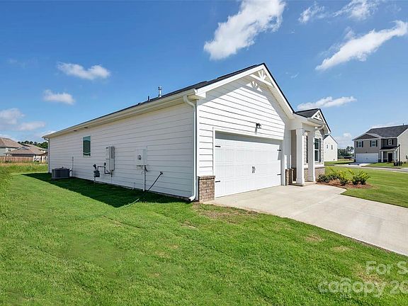 2nd image of 39 Valleywood Dr
