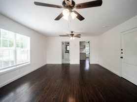 1911 Forest Hill Blvd, Houston, TX