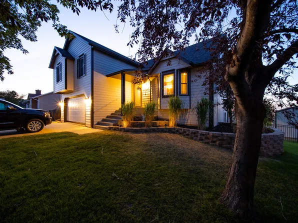 6405 Robin Dr, Gillette, WY 82718