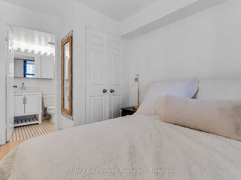 80 Saint Patrick St #820 — Photo 20