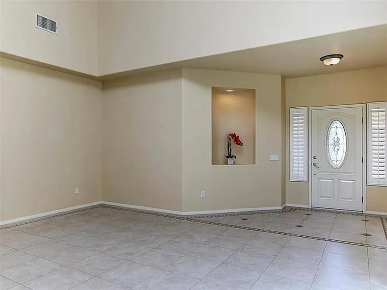 11217 Ravenna Ln — Photo 11