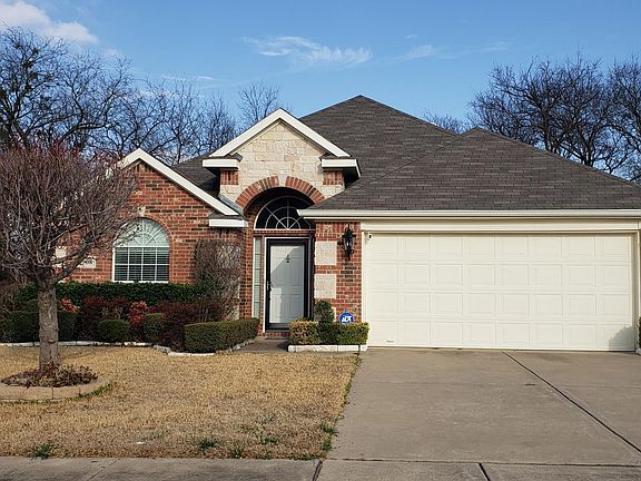 4th image of 908 Meadowlark Ln