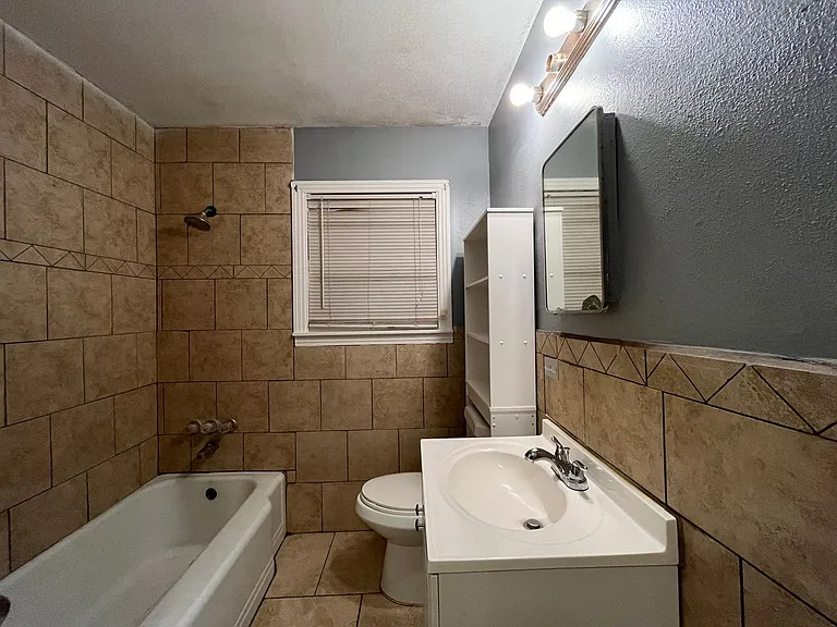 4213 Lowman St — Photo 10