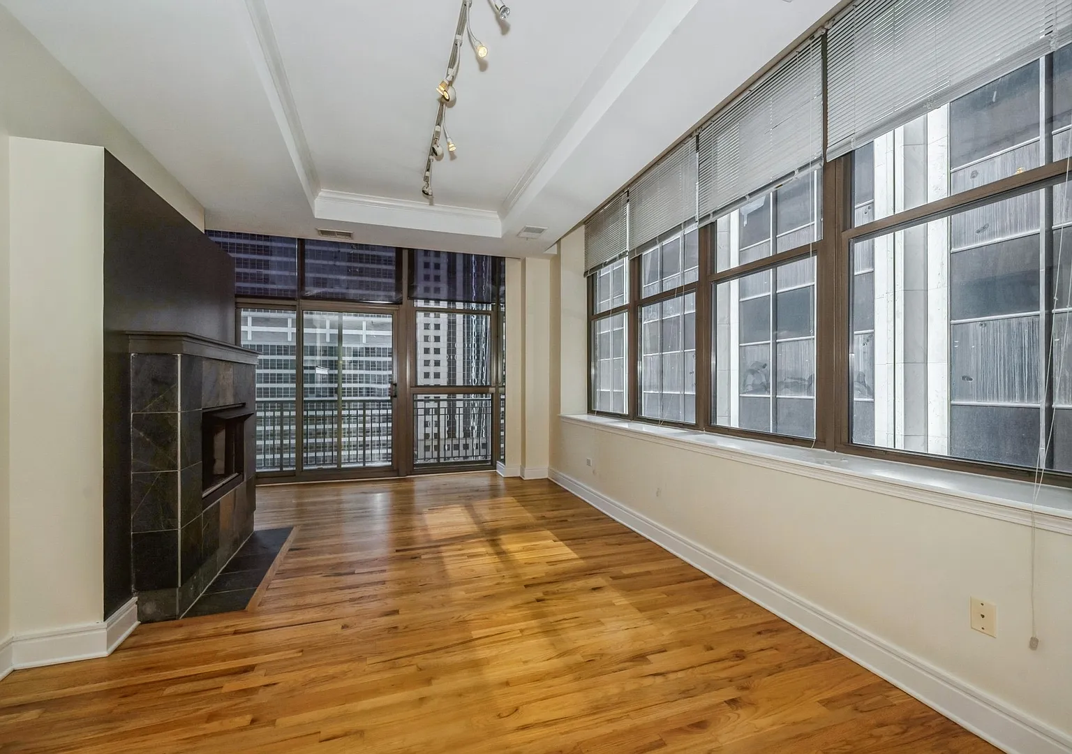 212 W Washington St — Photo 3