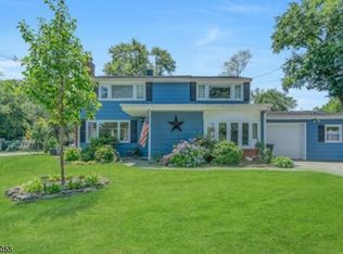 74 W Saddle River Rd, Waldwick, NJ 07463