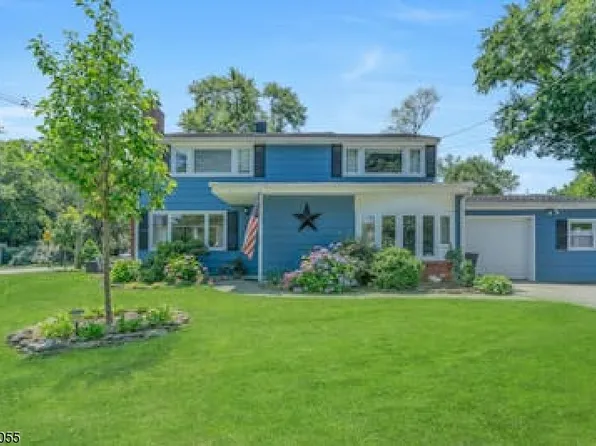74 W Saddle River Rd, Waldwick Boro, NJ 07463