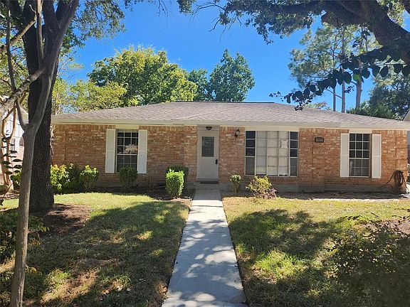 2nd image of 11919 Meadowdale Dr