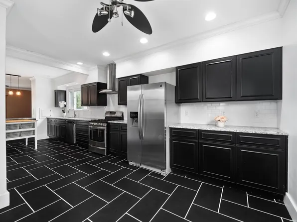 2128 Curdes Ave, Fort Wayne, IN 46805