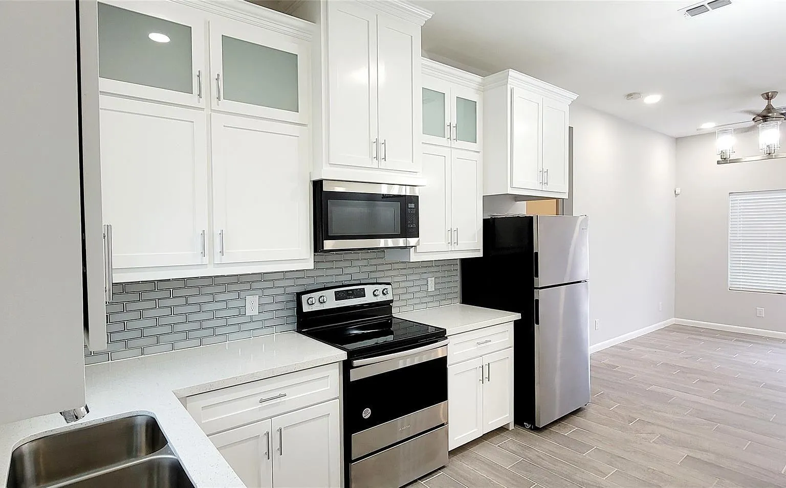 3 bed, 2.0 bath, $1,300 — Photo 3