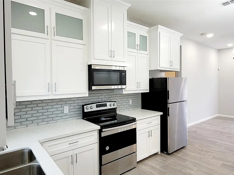 1502 Charles St #2 — Photo 3