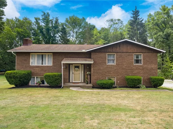 2956 Killian Rd, Uniontown, OH 44685