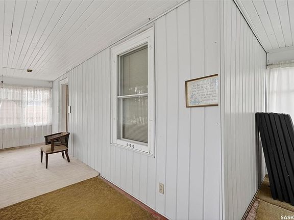 4th image of 209 12th STREET E