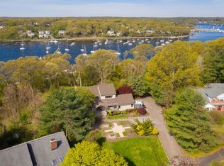 15 Harbor Crest Ct, Halesite, NY 11743