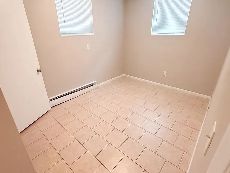 217 NW College Ave — Photo 11