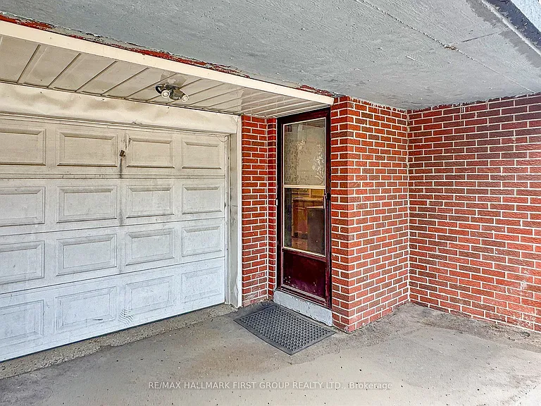 33 Robbinstone Dr #BASEMENT — Photo 3