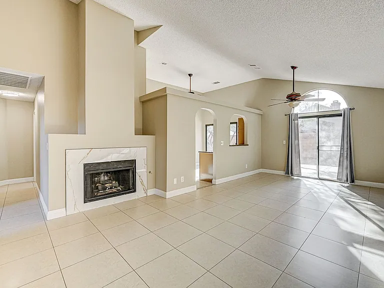 2723 Lovington Dr — Photo 3