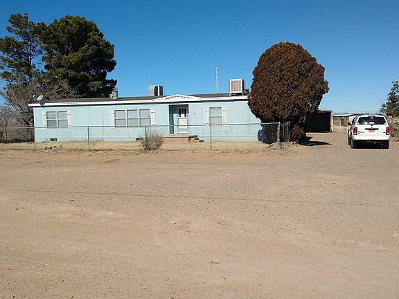 Front of rental home fenced