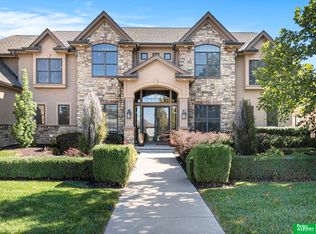 907 N 190th St, Elkhorn, NE 68022