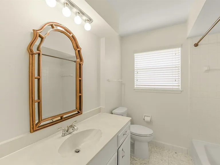 7818 Kleingreen Ln — Photo 33