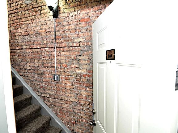 4th image of 529 E Oakwood Blvd APT 3