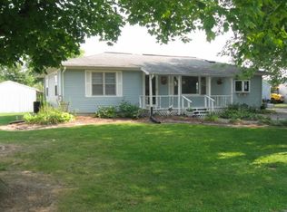 409 Enterprise St, Iuka, IL 62849