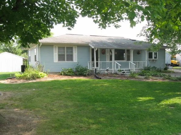 409 Enterprise St, Iuka, IL 62849