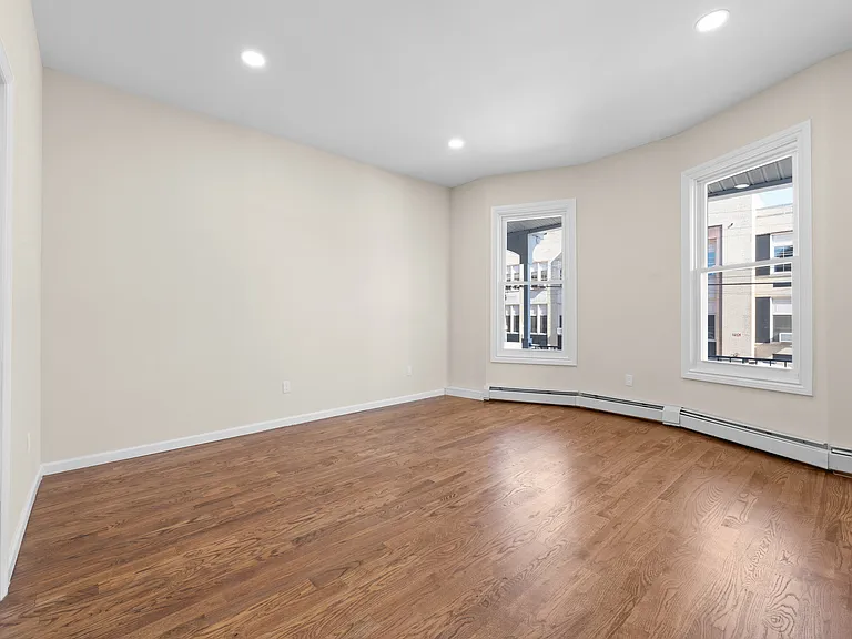 460 S 6th Ave #1 — Photo 20