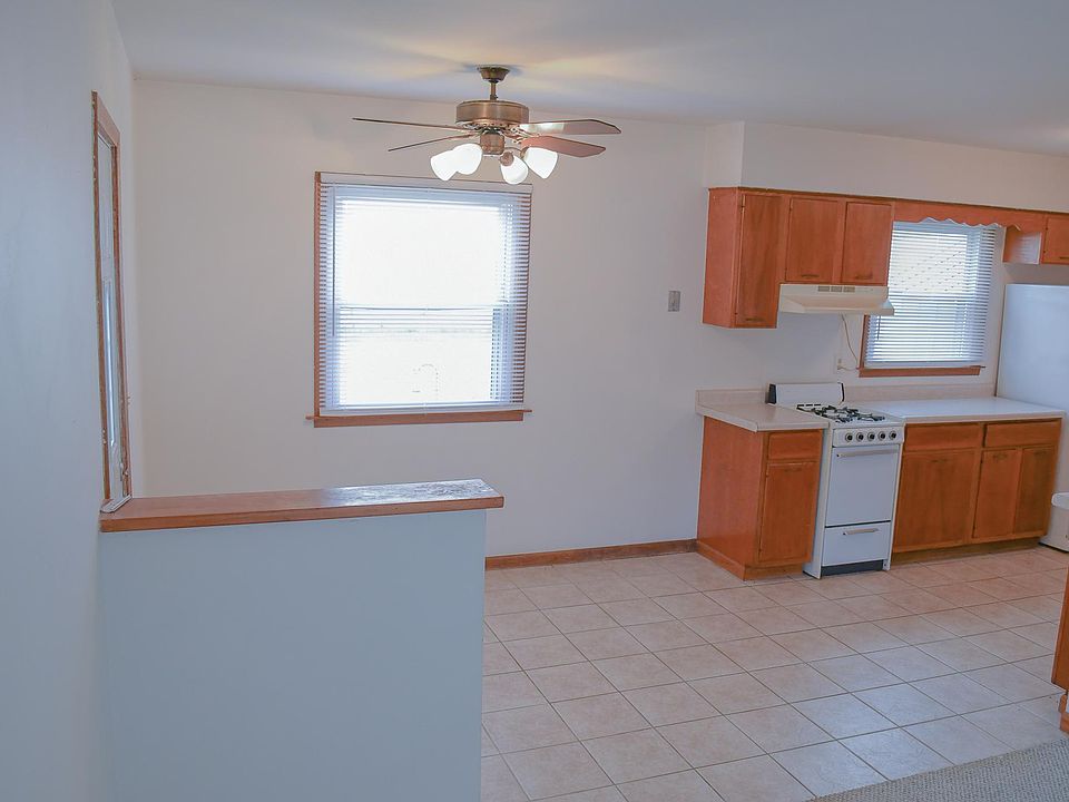 909 1/2 Drexel Blvd, Machesney Park, IL 61115 Zillow