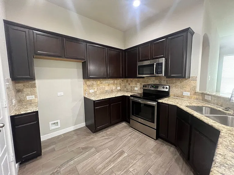 1119 Creekside Orch — Photo 11