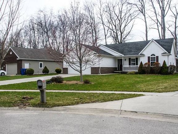 Located in the Midland High, Northeast Middle and Chestnut Hill Elementary School Districts, this house is only minutes from US-10 and close to the Dow Corporate offices.  