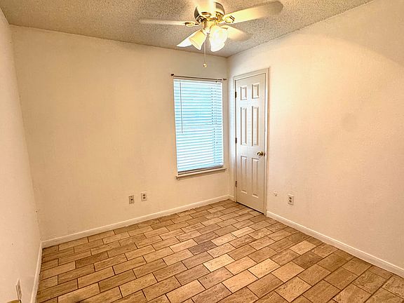 5th image of 5914 Twin Willows Dr