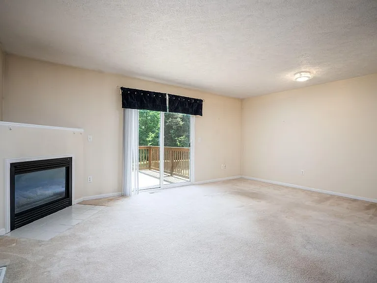 970 Ada Place Dr SE — Photo 4