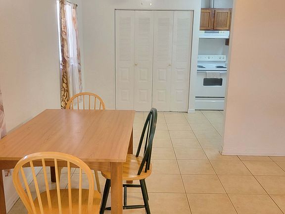 4th image of 3214 SW 25th Way APT 2