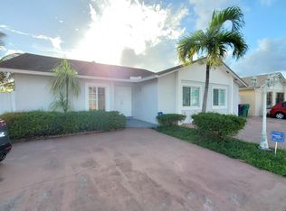 717 SW 97 Place Cir, Miami, FL 33174