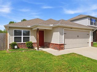1221 S Ivory Bill Ln, Fayetteville, AR 72701