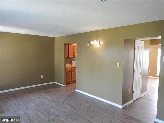 3rd image of 47756 Devin Cir
